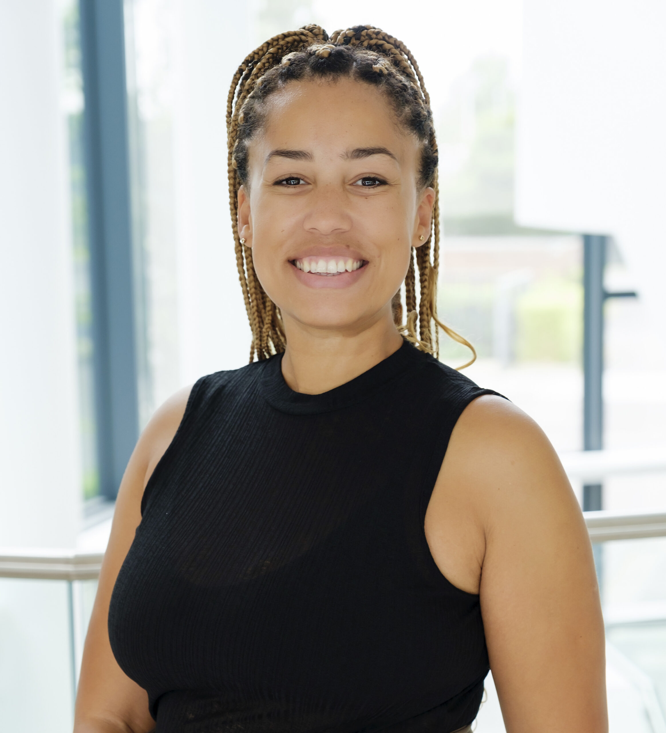 Hannah brown headshot